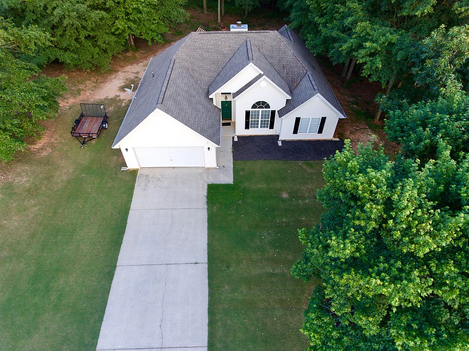 2nd image of 670 Allen Cir
