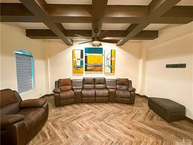 1604 Toni Ln — Photo 3