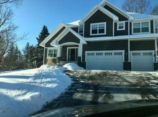 145 Cutacross Rd, Golden Valley, MN 55422