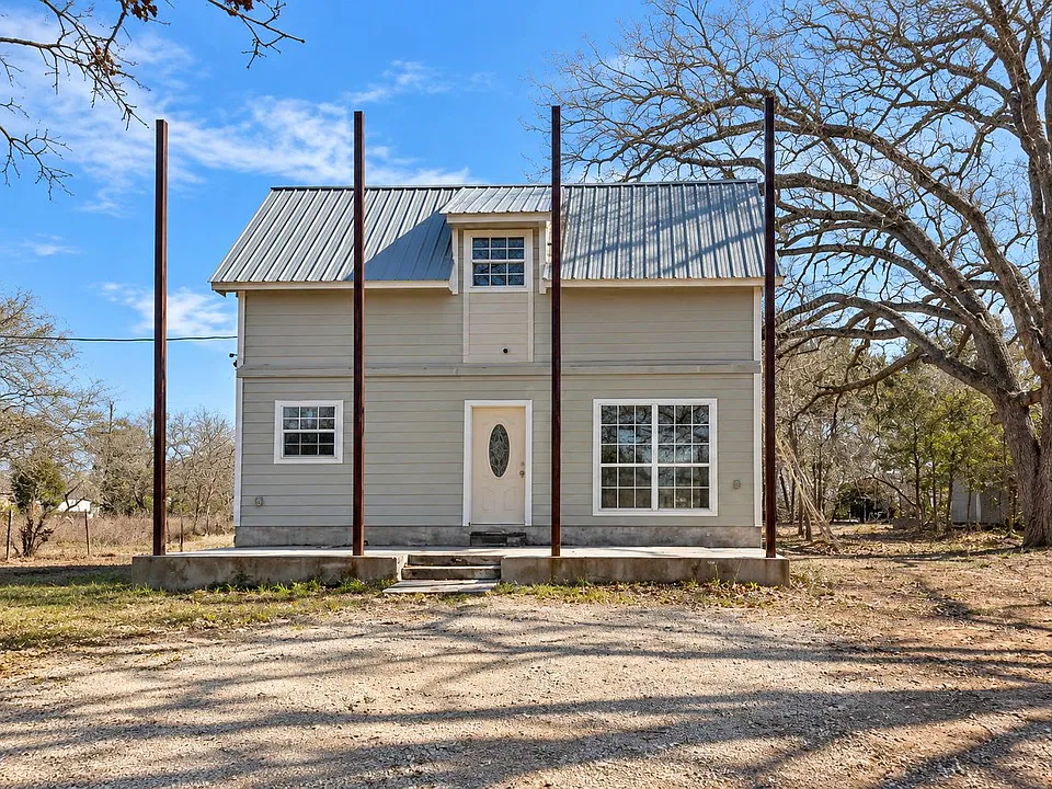 143 Twin Lakes Ln