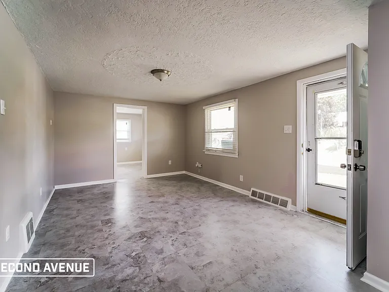 2210 Guffey Rd — Photo 5