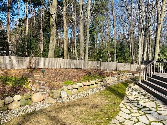 4th image of 11835 Chickory Dr