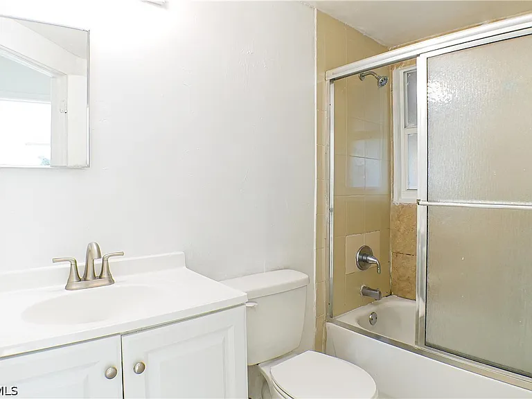 3042 Douglas Ave — Photo 6