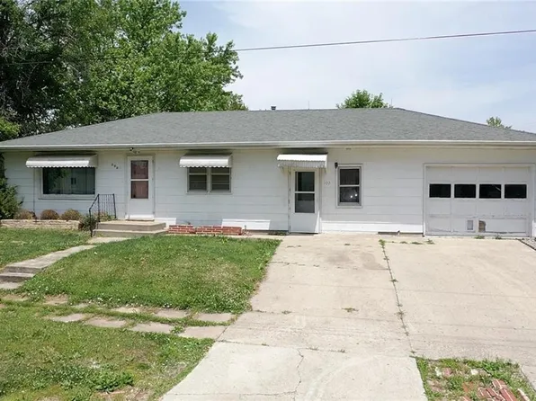 102 E 3rd St, Grant City, MO 64456