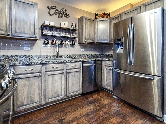2nd image of 1911 Cinnamon Ct