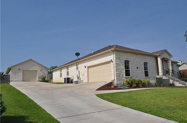1st image of 202 Blanco Dr