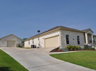 202 Blanco Dr, Hutto, TX 78634