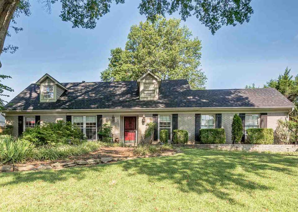 1st image of 1717 Bryn Mawr Cir