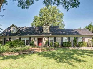 1717 Bryn Mawr Cir, Memphis, TN 38138