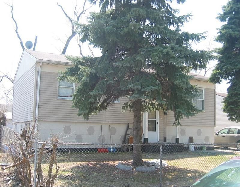 1st image of 1437 Regent Ln