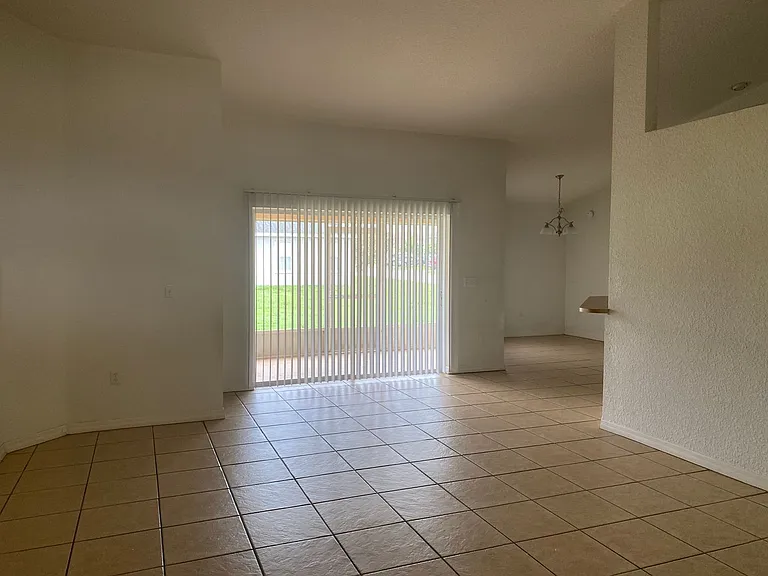 2202 Morning Mist Ave — Photo 2