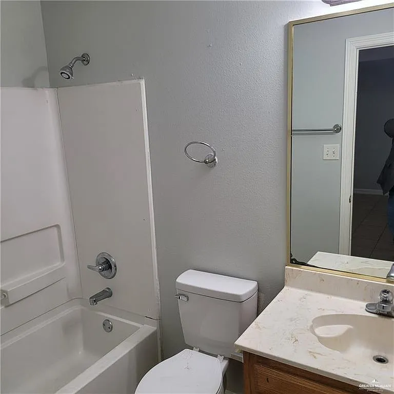 2 bed, 2.0 bath, 970 sqft, $900 — Photo 4