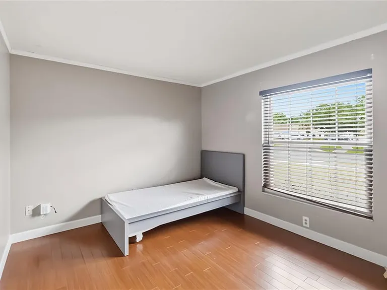 7832 Barberry Dr — Photo 13
