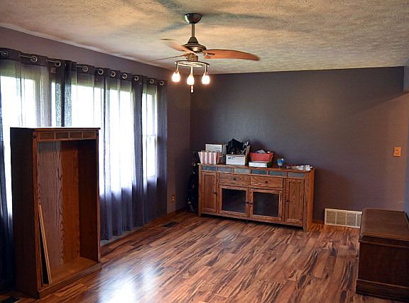 4th image of 4045 Edna Dr