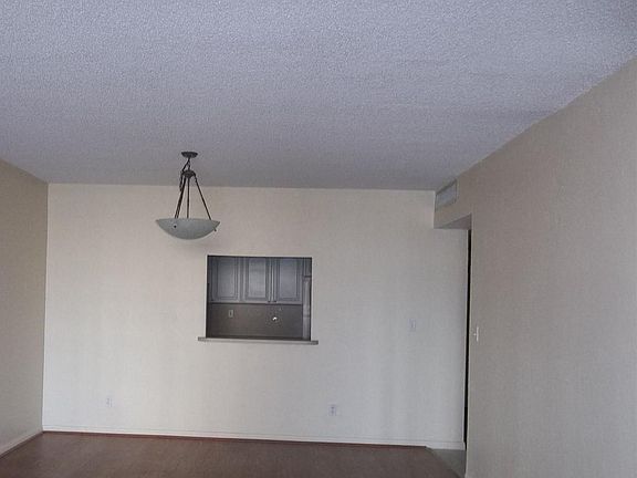 4th image of 19390 Collins Ave APT 325