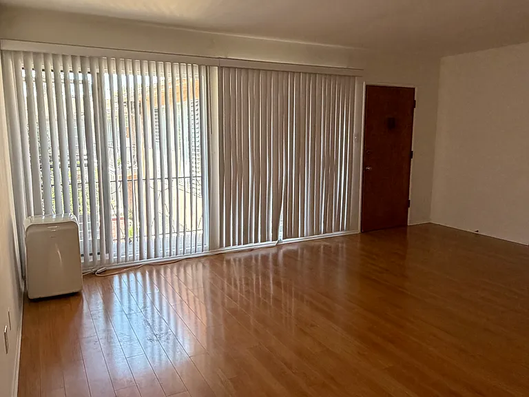 262 S Sycamore Ave #20 — Photo 6