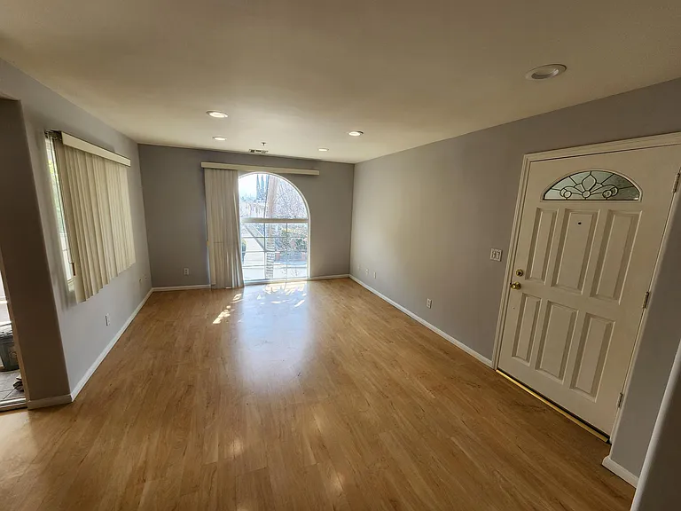 335 E Providencia Ave #202 — Photo 3