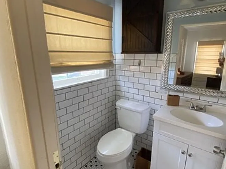 2102 W Mistletoe Ave — Photo 15