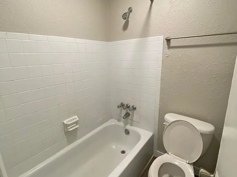 Gleneagle Apartment Homes — Photo 74