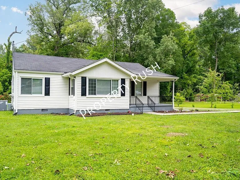 1524 Happy Valley Rd — Photo 2