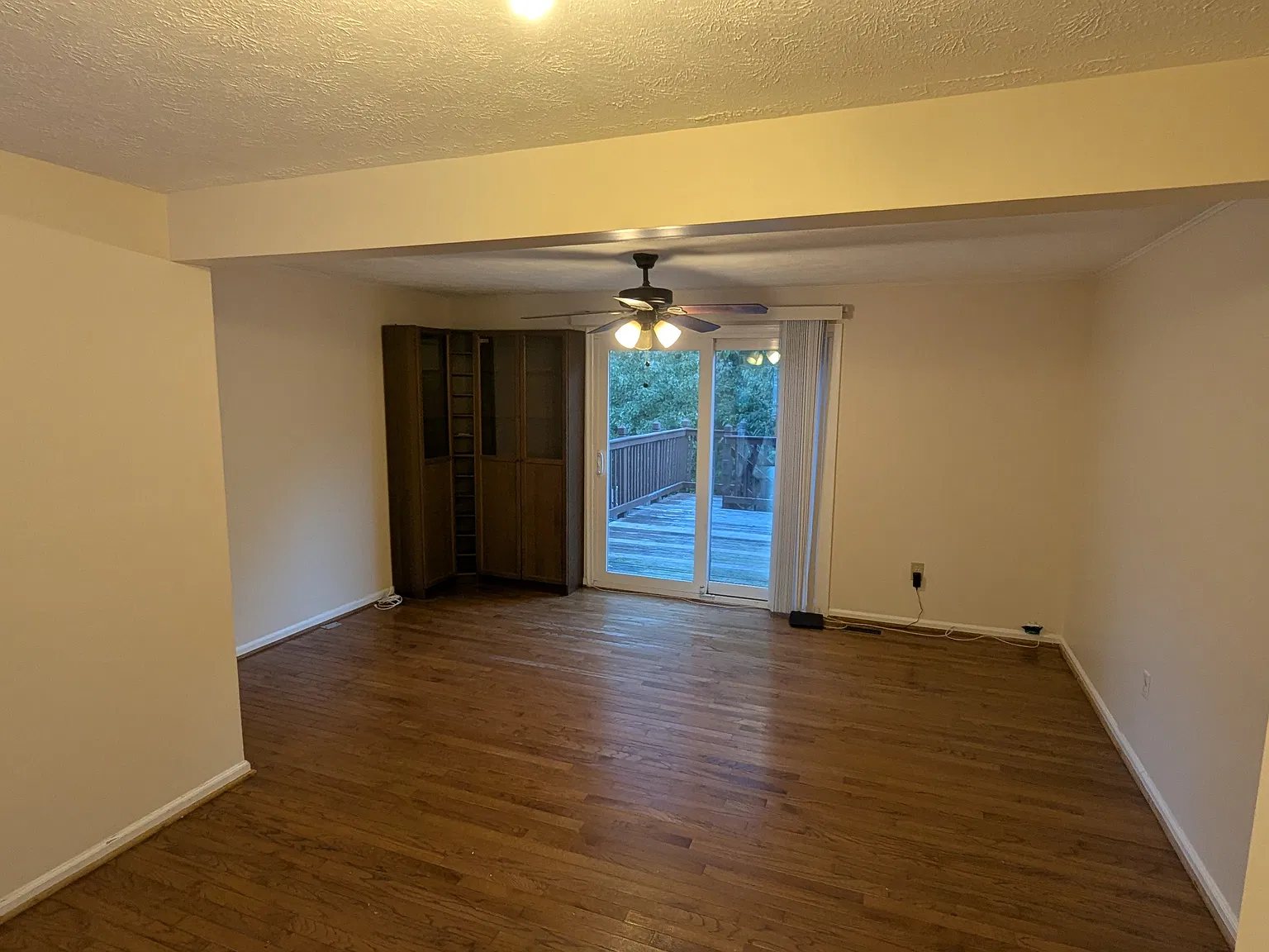 2 bed, 2.5 bath, 930 sqft, $2,350 — Photo 3