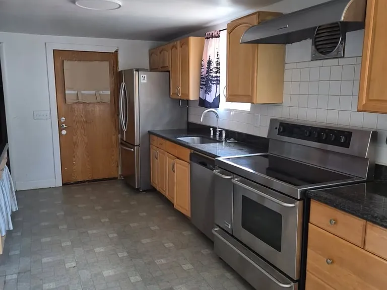 2705 S 240th St #HSE — Photo 3
