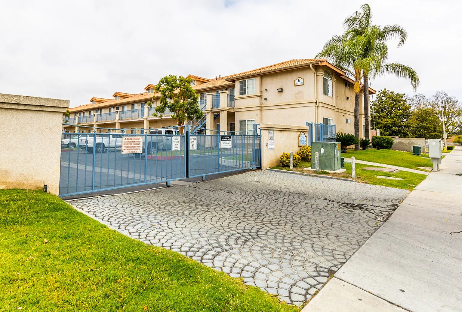 2 bedroom 2 bath apartment in Perris — Photo 1