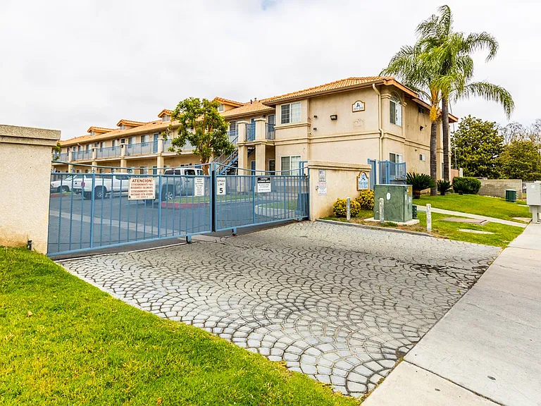 2 bedroom 2 bath apartment in Perris — Photo 1