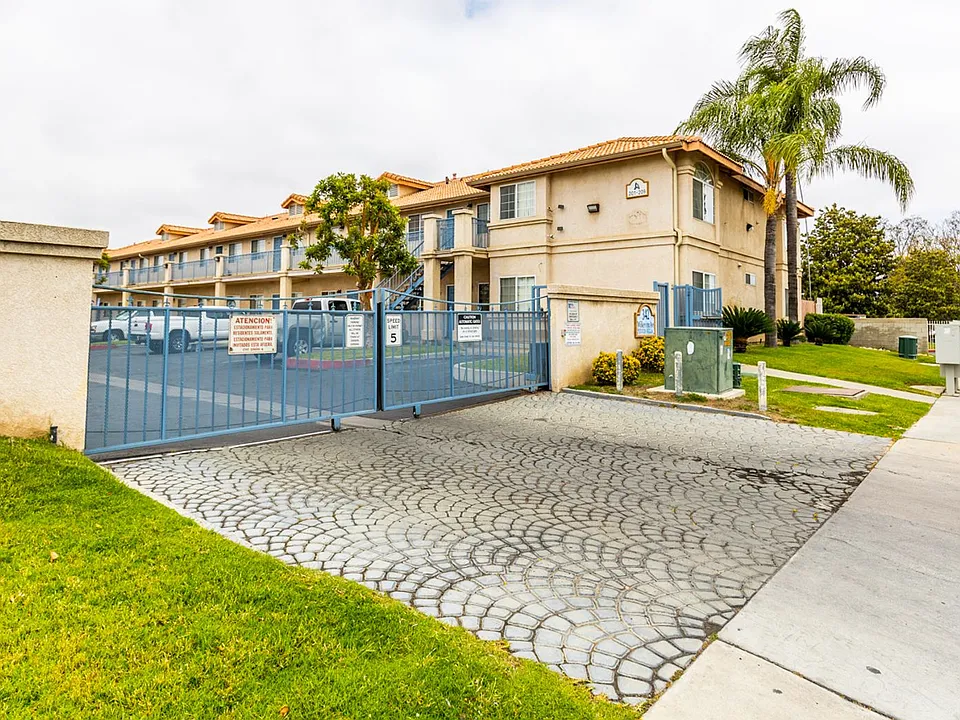 2 bedroom 2 bath apartment in Perris