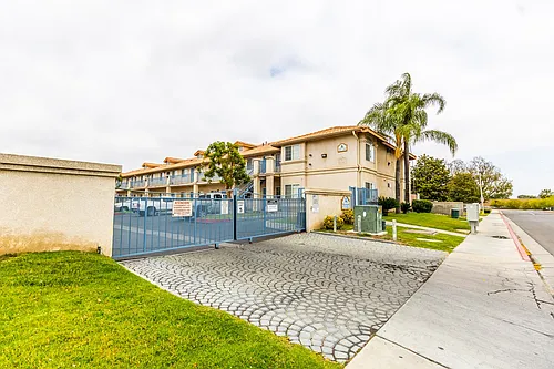 2 bedroom 2 bath apartment in Perris Photo 1