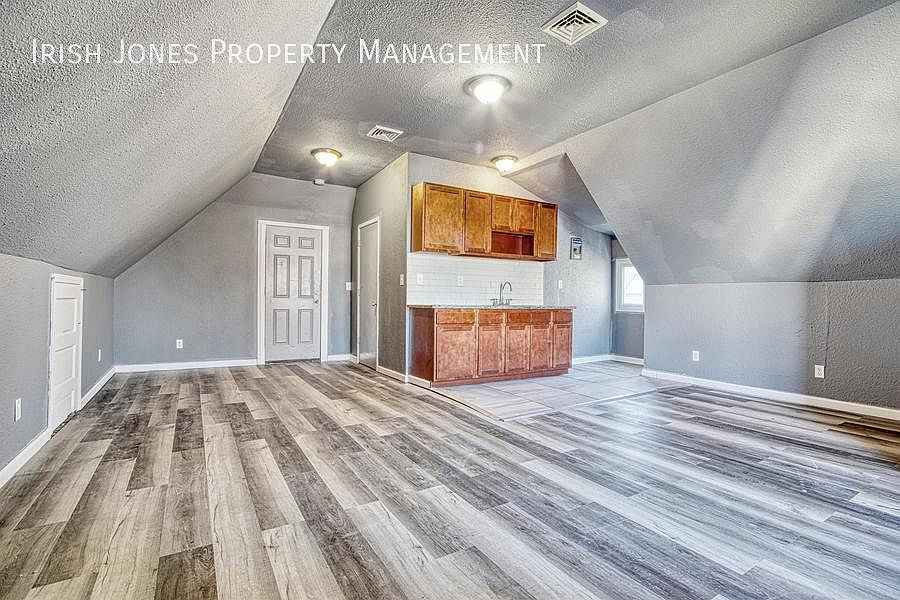 1st image of 1624 Niagara St #6