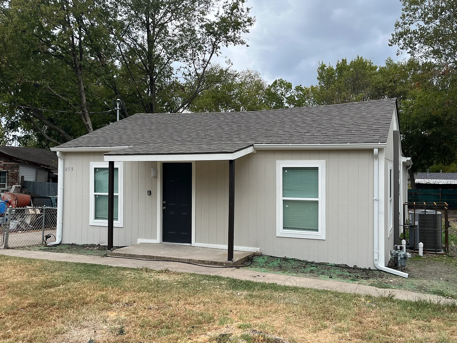 3 bed, 992 sqft, $1,650 — Photo 2