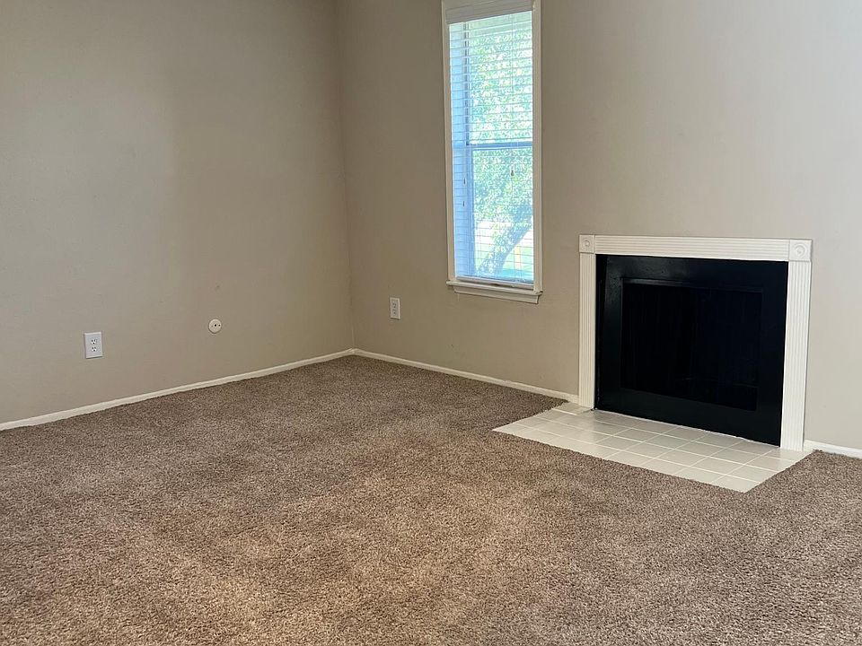 1st image of 1302 E Broadway St #122