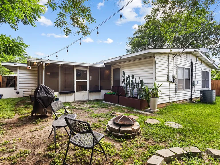 230 Brettonwood Dr — Photo 23