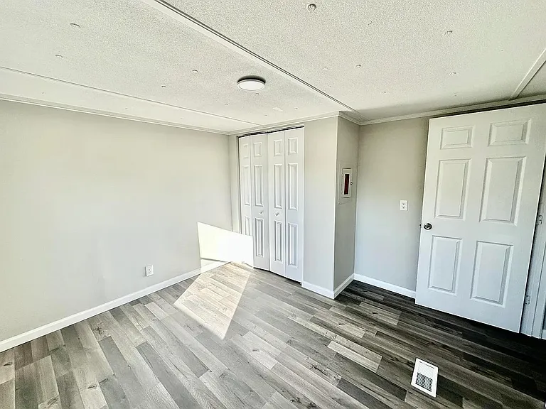914 Pecan Cir — Photo 12