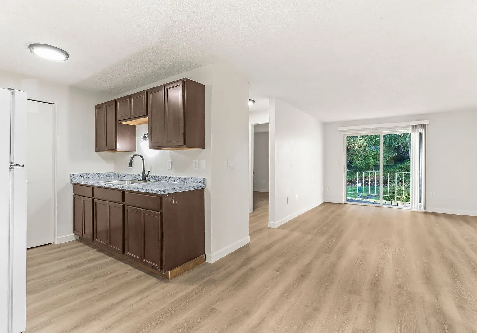 Charbern Apts - In The Heart of Milwaukie Oregon — Photo 1