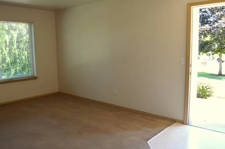 Quiet 2-Bed 2-Bath Apartments Close to WOU with Beautiful Landscaping In-Unit Washer/Dryer — Photo 23