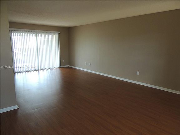 5th image of 2222 SE 27th Dr #206-B