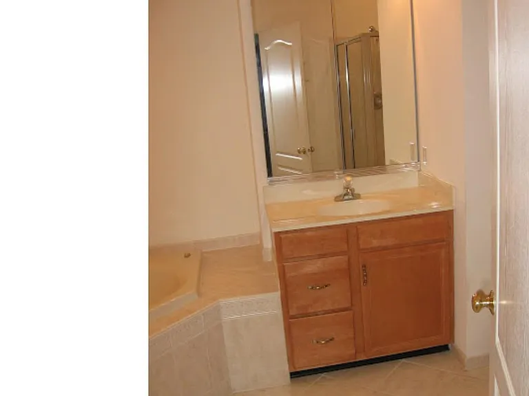 218 Silverbell Ct — Photo 17