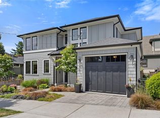 196 Olive St, Victoria, BC V8S3H4