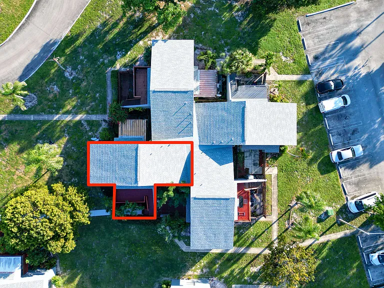 7 Crossings Cir #H — Photo 34