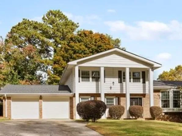 108 Wellington Dr, Greenwood, SC 29649