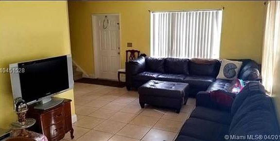 5th image of 231 NE 12th Ave #231
