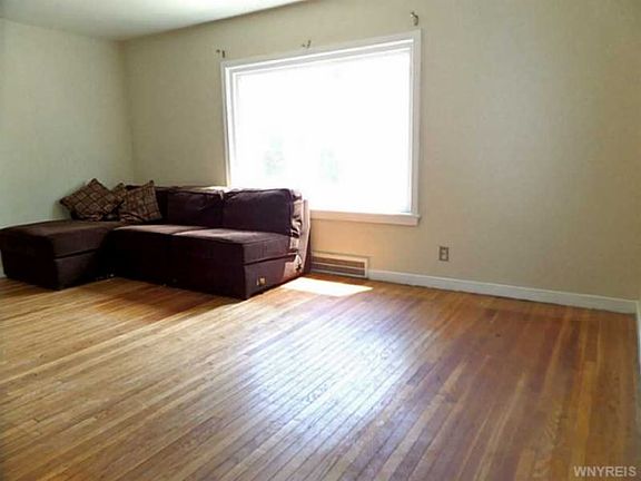4th image of 233 Hawthorne Ave