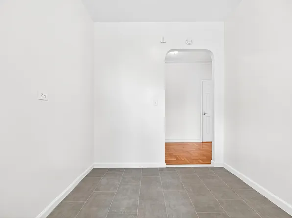 190 East Mosholu Parkway South image 20 of 36