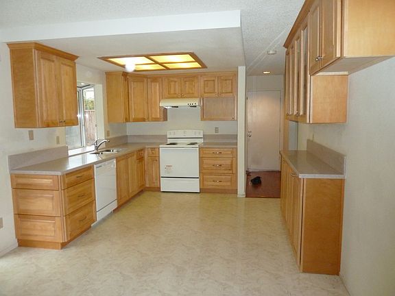 4th image of 1529 Shumaker Way