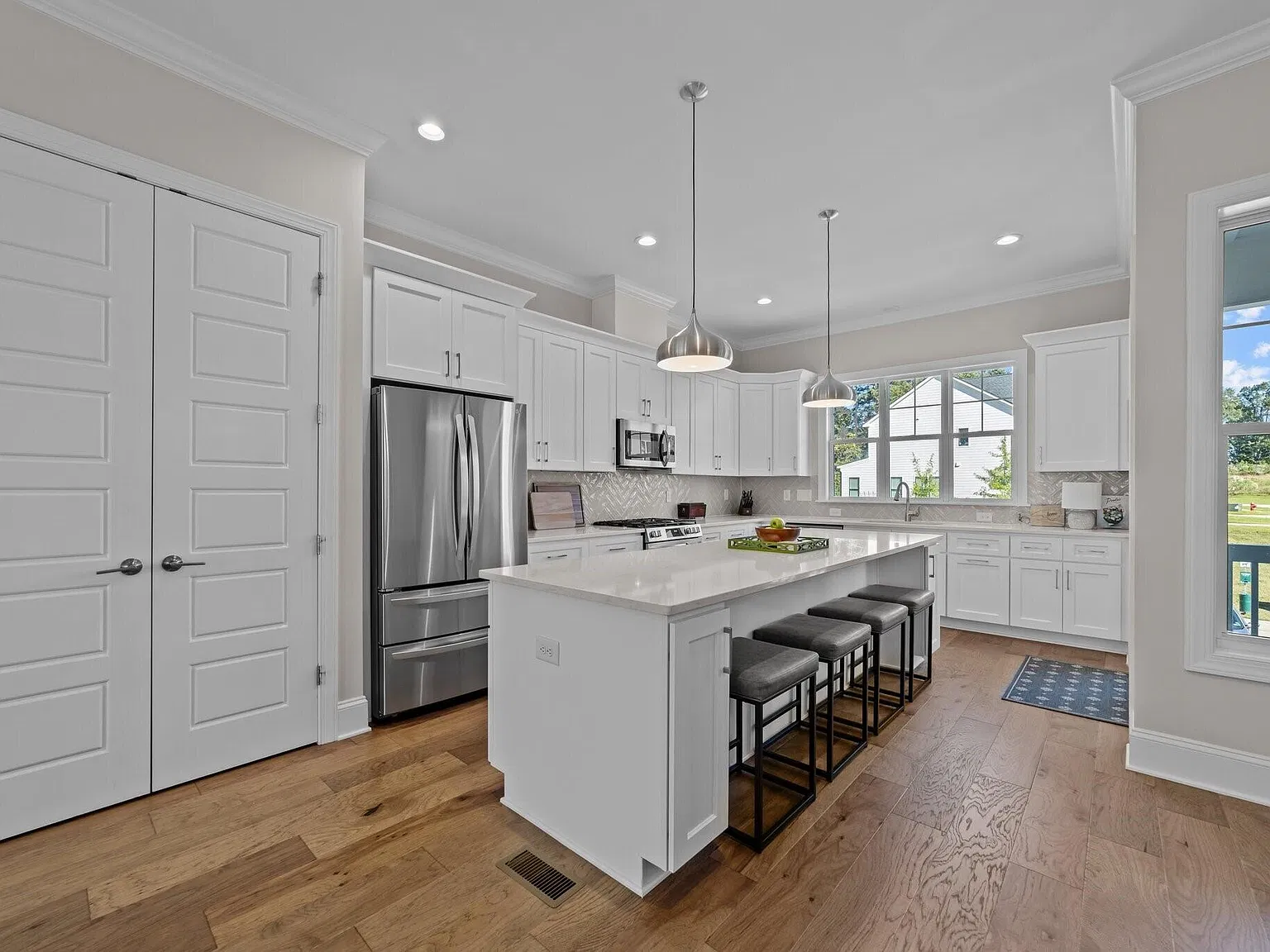 3 bed, 2.5 bath, 2077 sqft, $2,790 — Photo 4