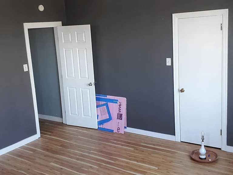 735 Brownsville Rd #2 — Photo 2
