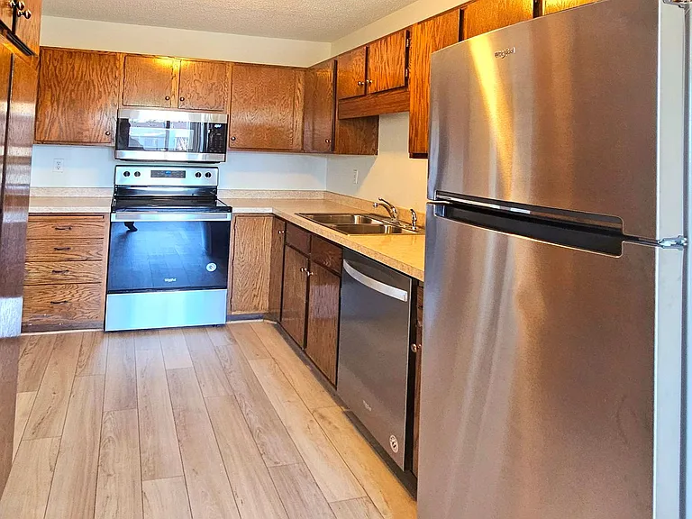 4350 Trenton Ln N #321 — Photo 7