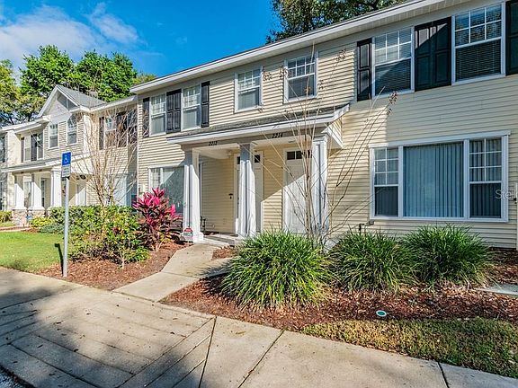 2nd image of 2214 Golden Oak Ln